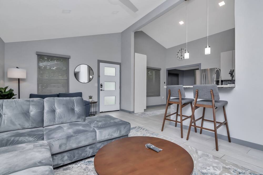 Photo of Livingroom in Lake St. George
