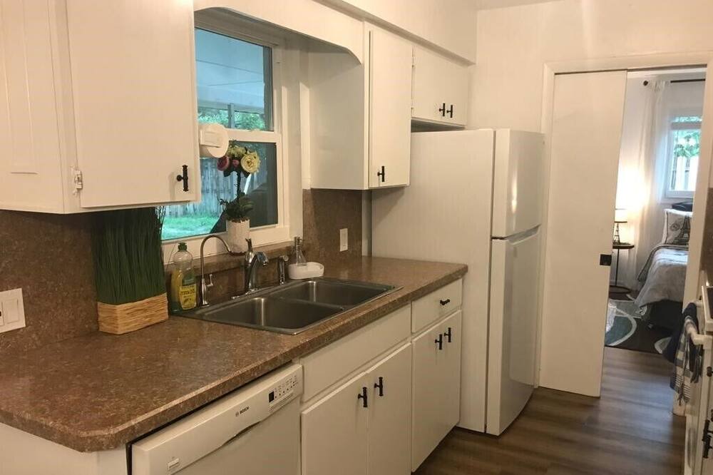 Photo of Kitchen in Warm Mineral Springs