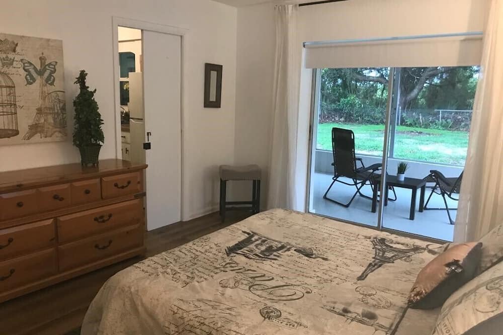 Photo of Bedroom in Warm Mineral Springs