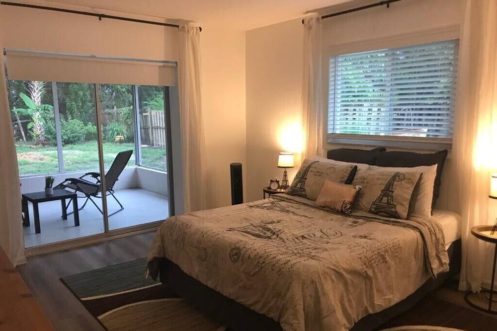 Photo of Bedroom in Warm Mineral Springs