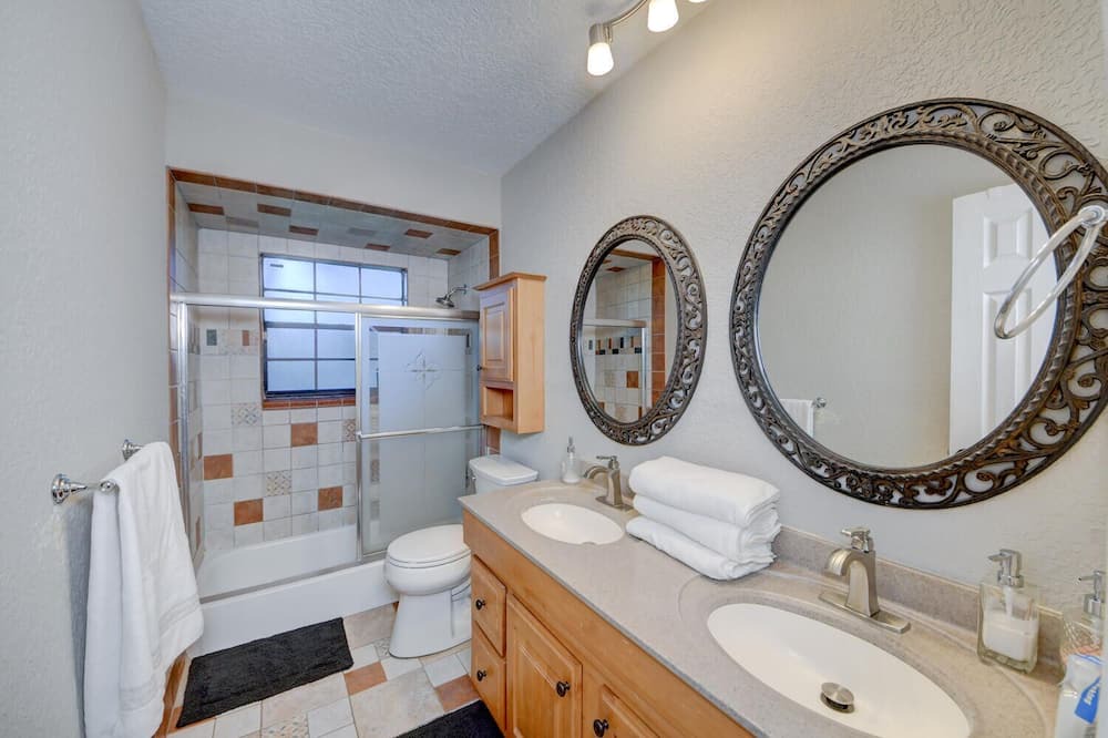 Photo of Bathroom in Wellington