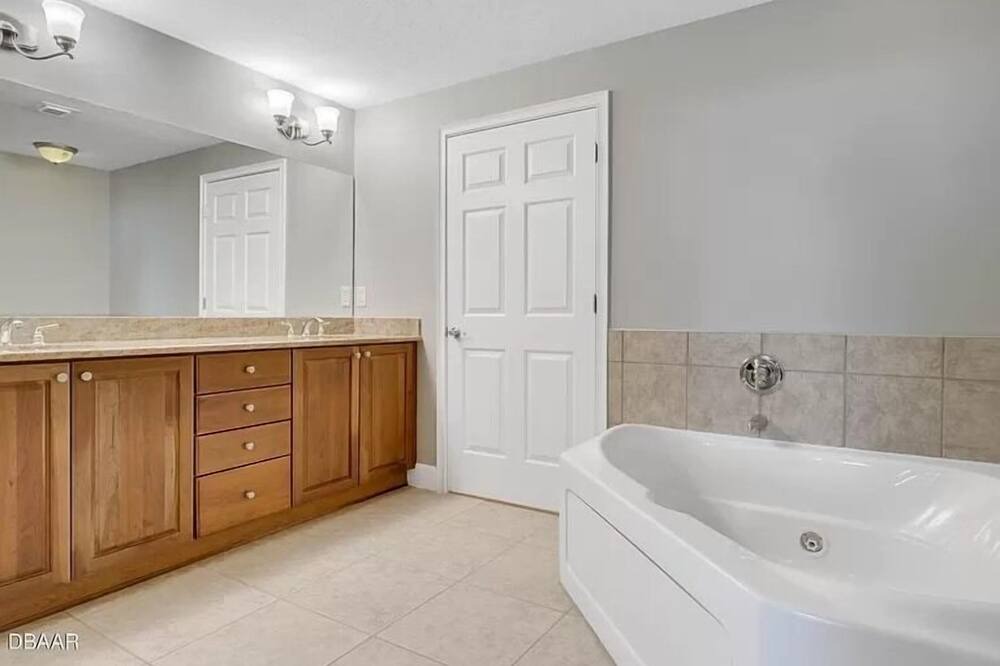 Photo of Bathroom in Bridgeport Heights