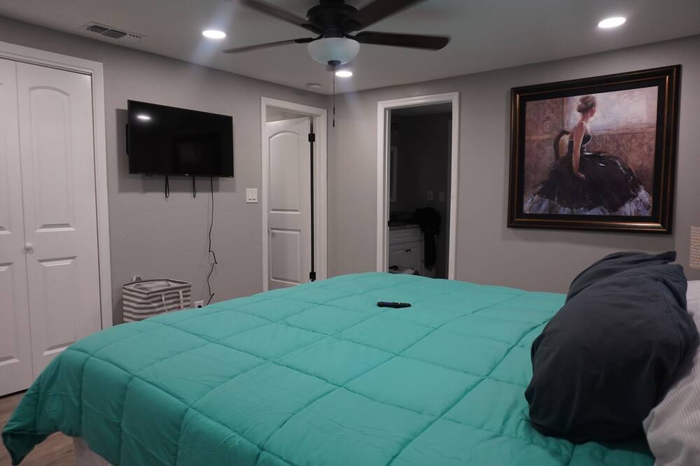Photo of Bedroom in Greater Pinellas Point