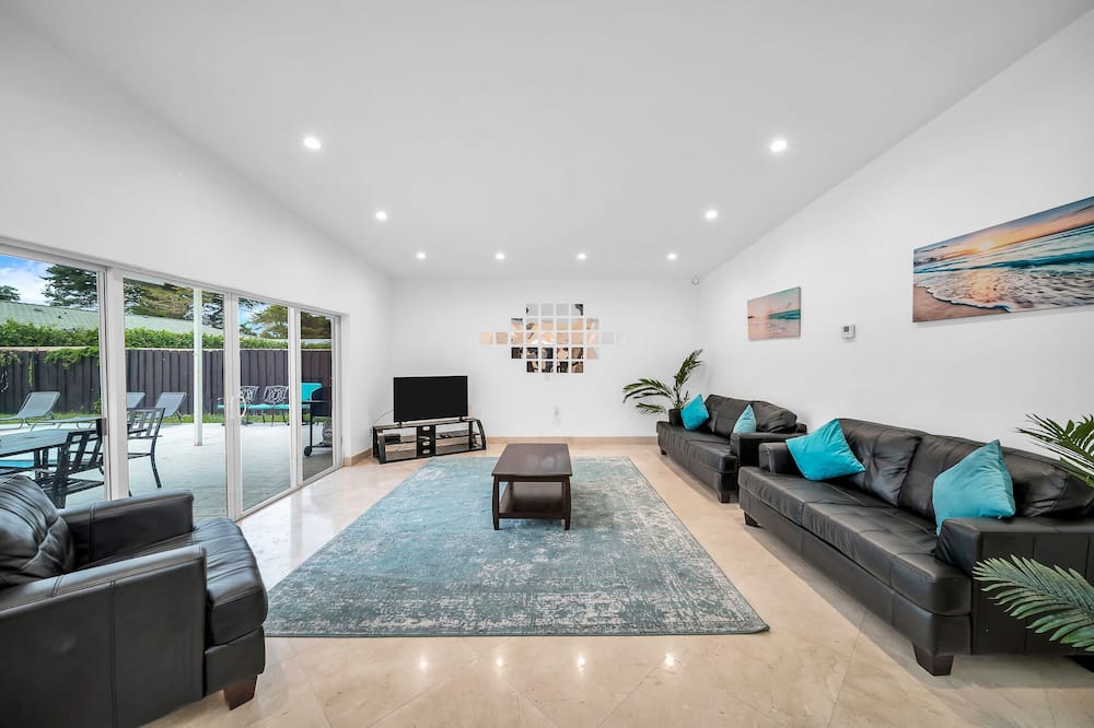 Photo of Livingroom in North Miami Beach