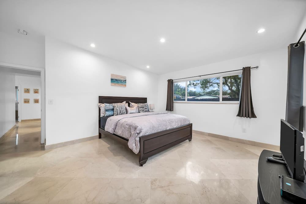 Photo of Bedroom in North Miami Beach