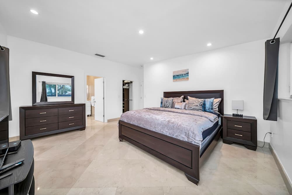 Photo of Bedroom in North Miami Beach