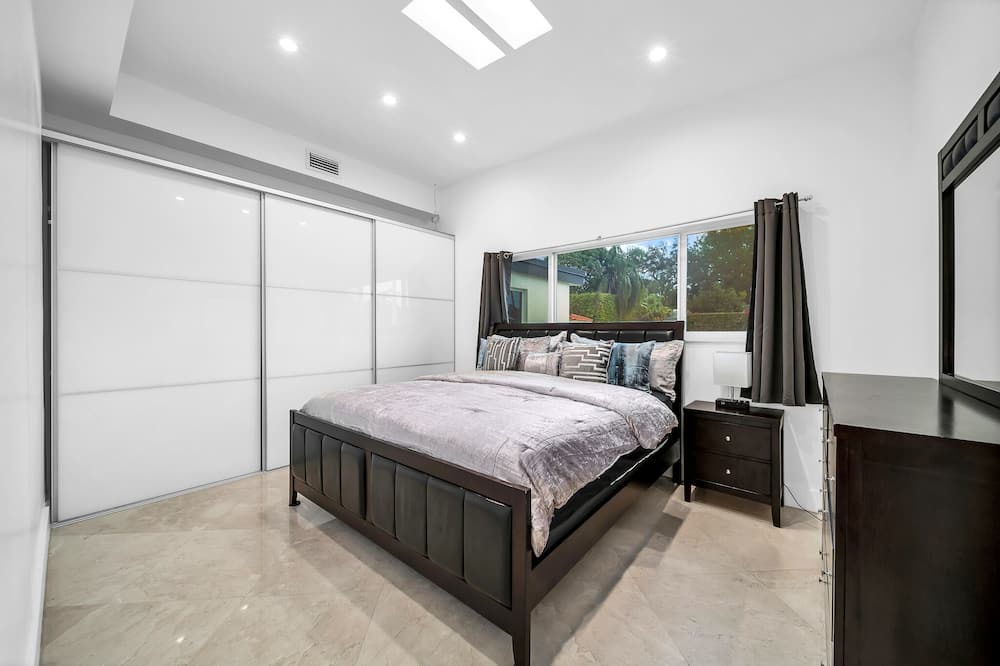 Photo of Bedroom in North Miami Beach
