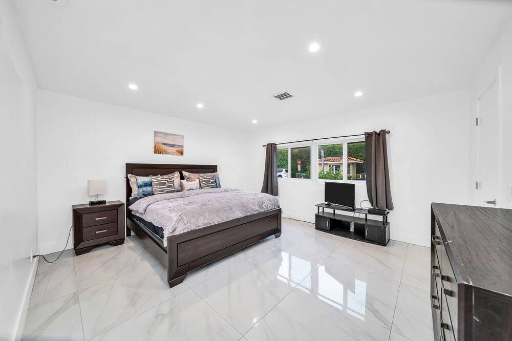 Photo of Bedroom in North Miami Beach