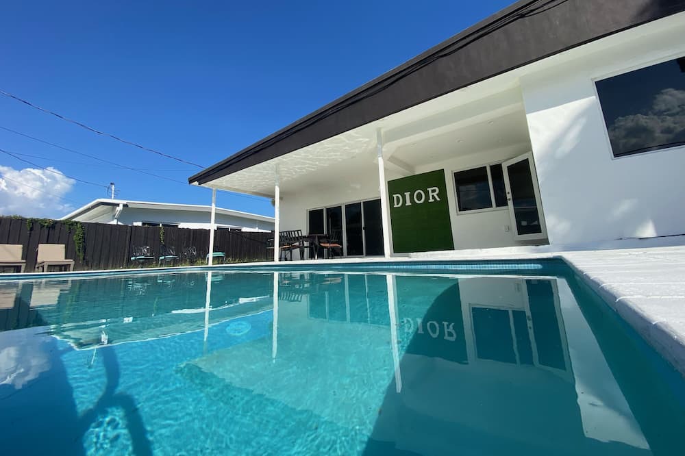 Photo of Outdoor in North Miami Beach