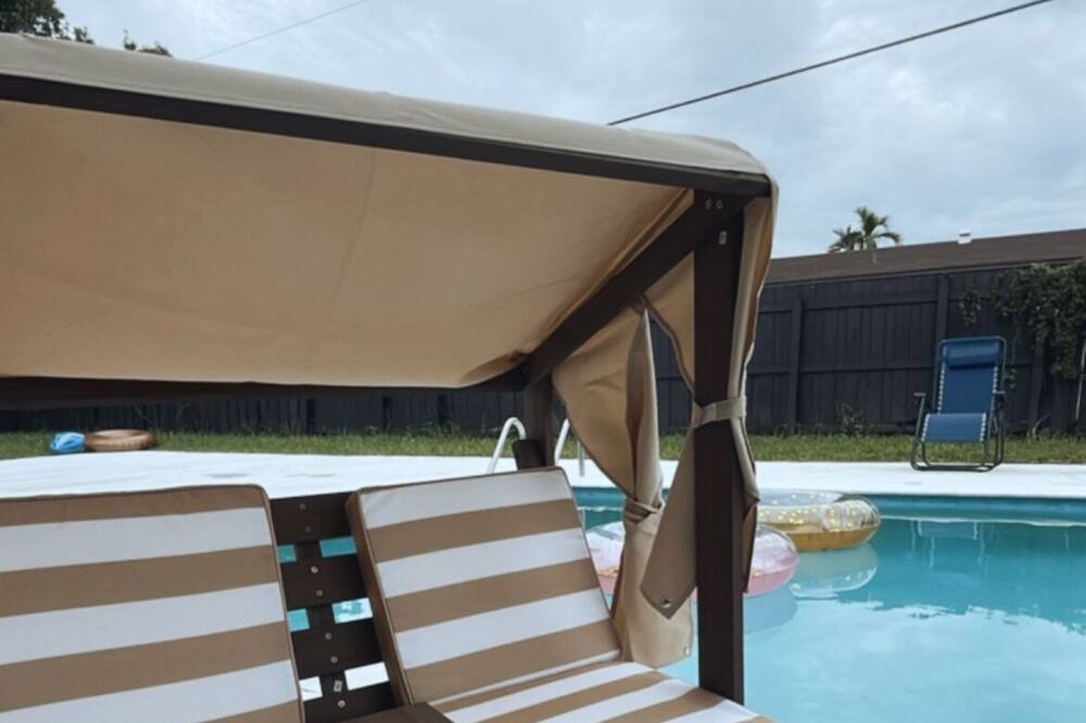 Photo of Outdoor in North Miami Beach