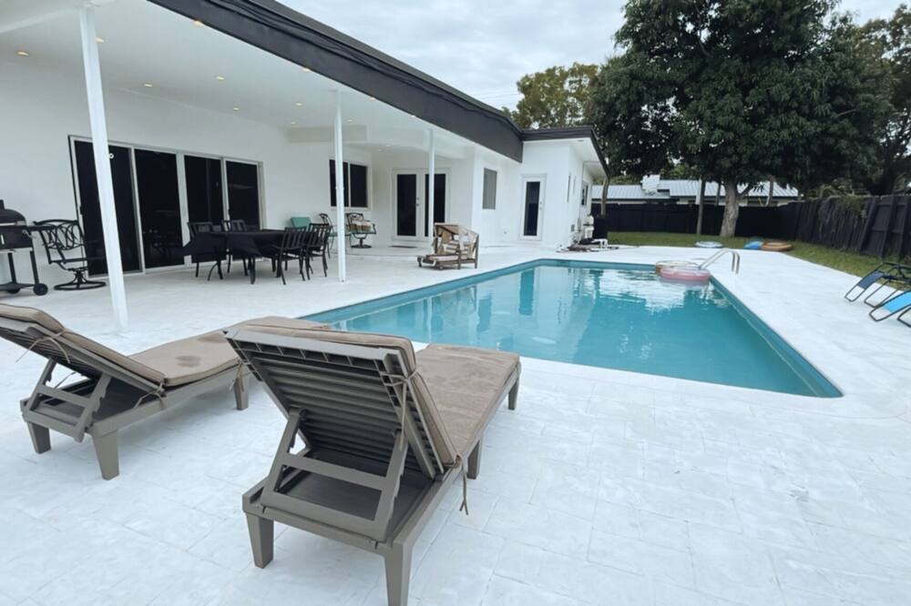 Photo of Outdoor in North Miami Beach