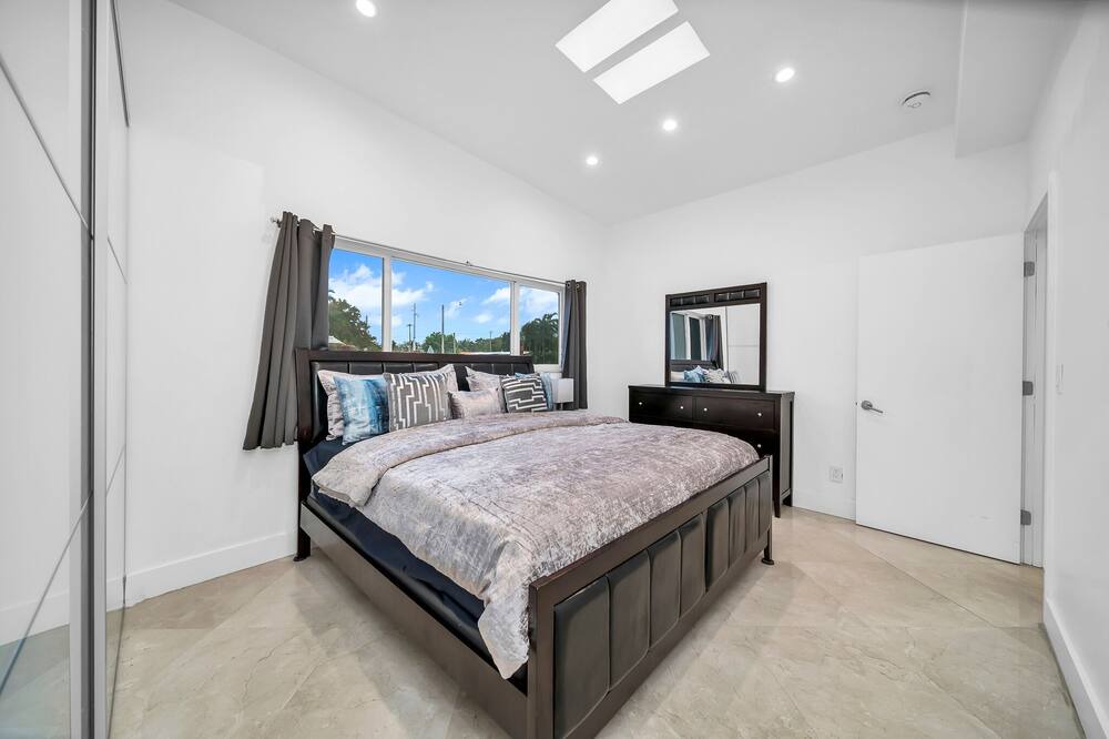 Photo of Bedroom in North Miami Beach