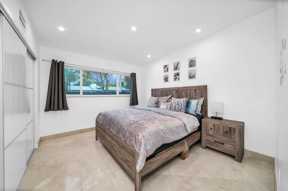Photo of Bedroom in North Miami Beach