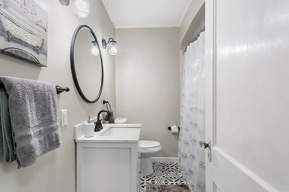 Photo of Bathroom in Avondale