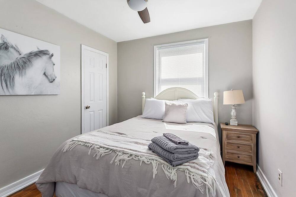 Photo of Bedroom in Avondale