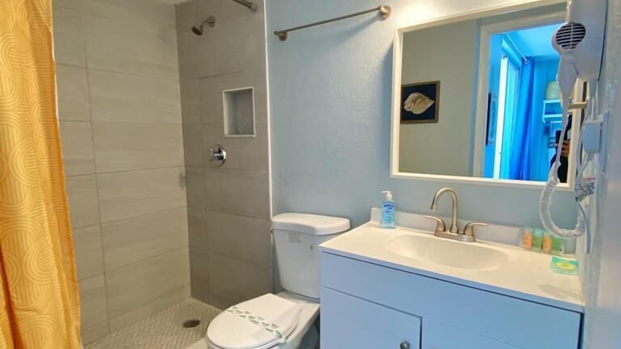 Photo of Bathroom in Bostwick Park