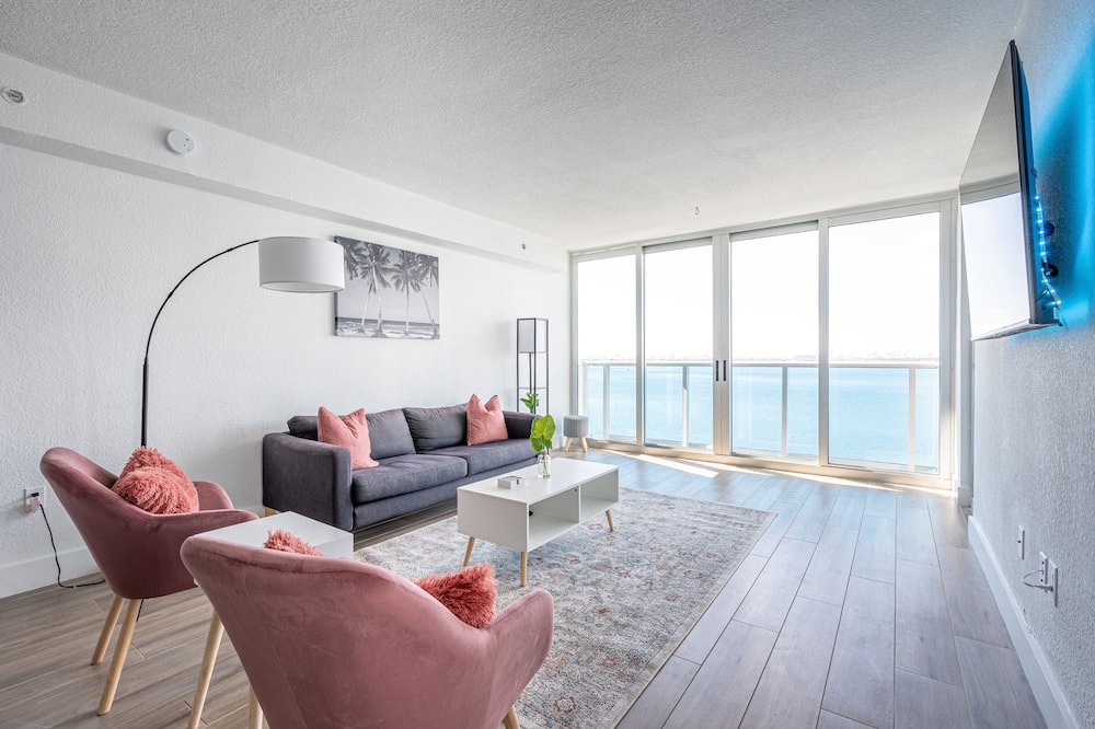 Photo of Livingroom in North Bay Village