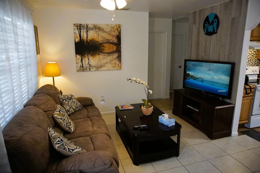 Photo of Livingroom in Fruitville