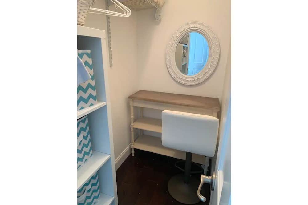 Photo of Bedroom in Edgewater
