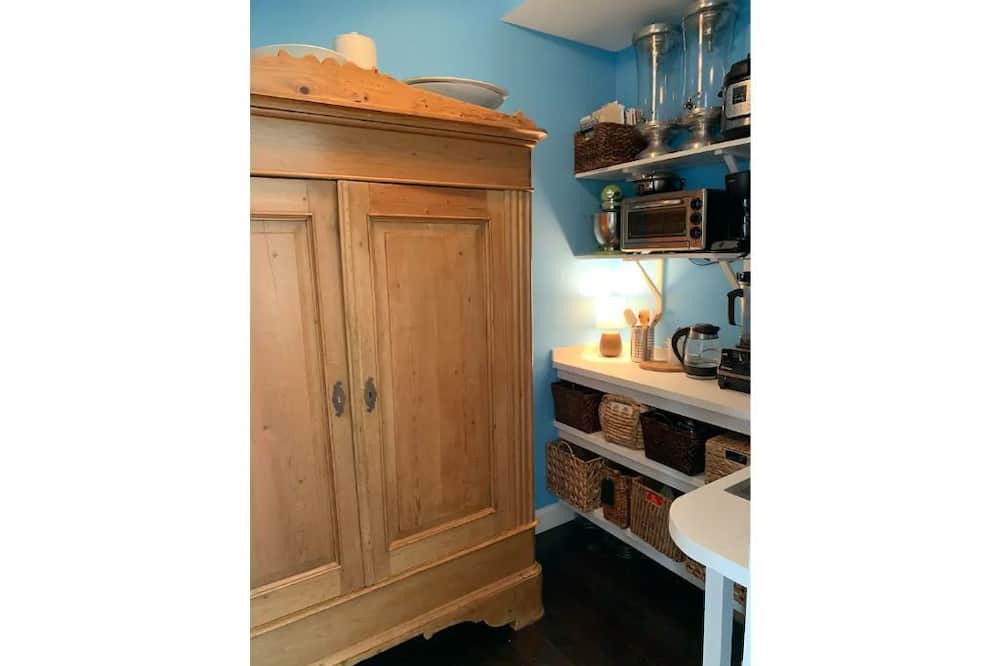 Photo of Bedroom in Edgewater