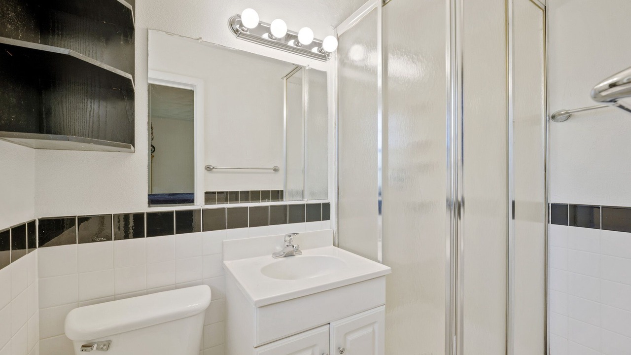 Photo of Bathroom in Harbor Point