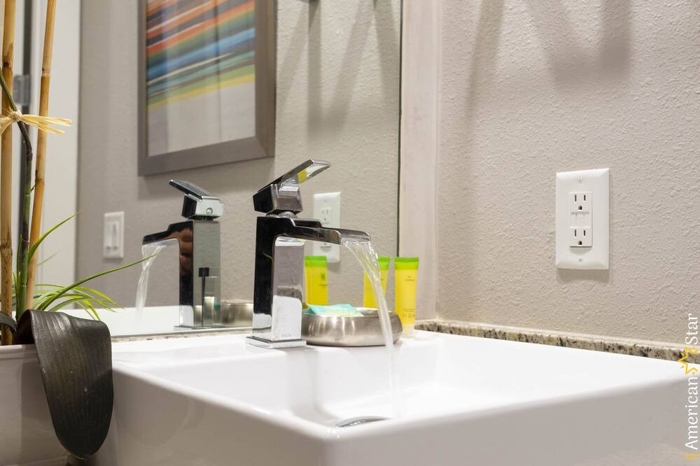 Photo of Bathroom in Crestwynd Bay