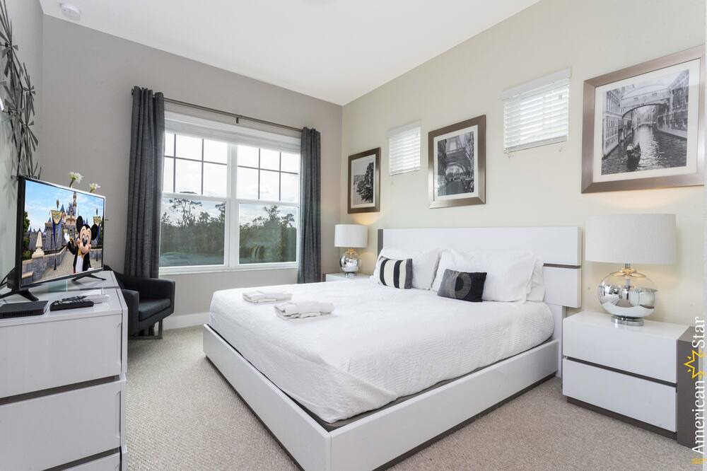 Photo of Bedroom in Crestwynd Bay
