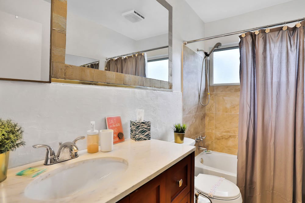 Photo of Bathroom in Sarasota Springs