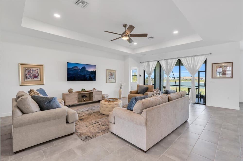 Photo of Livingroom in Gateway
