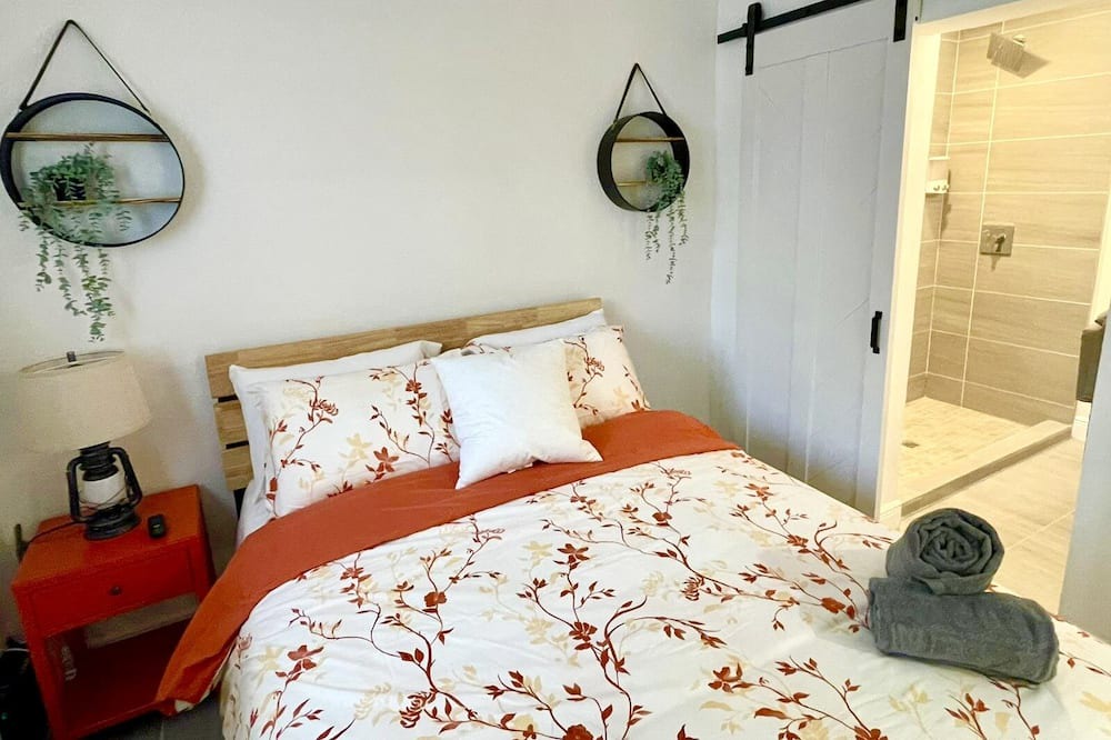 Photo of Bedroom in Highland Garden