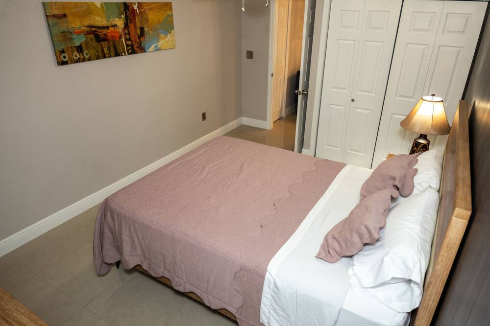 Photo of Bedroom in Egypt Lake-Leto
