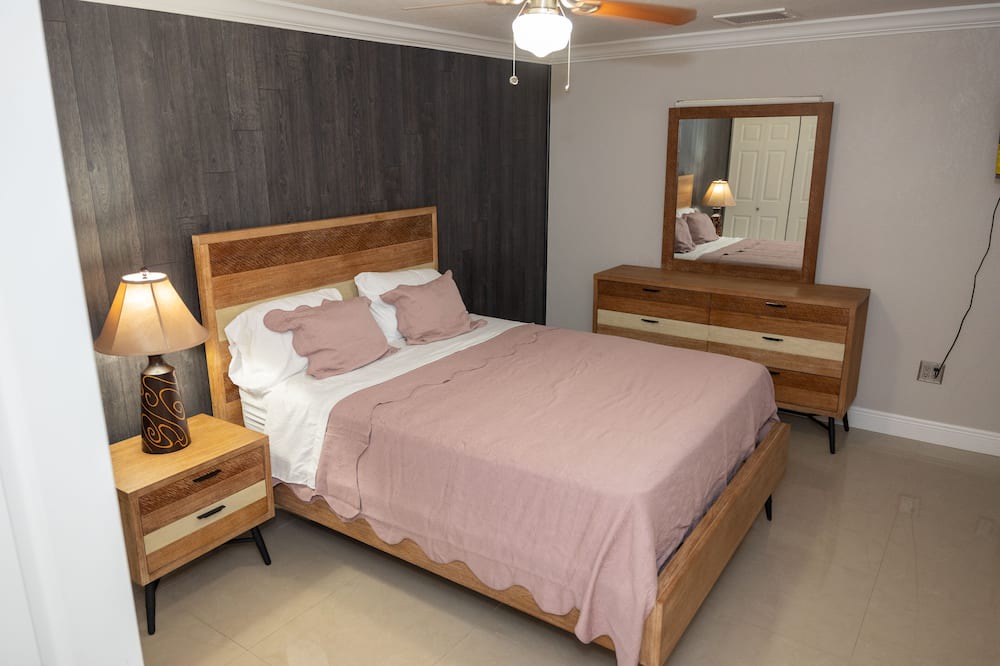 Photo of Bedroom in Egypt Lake-Leto