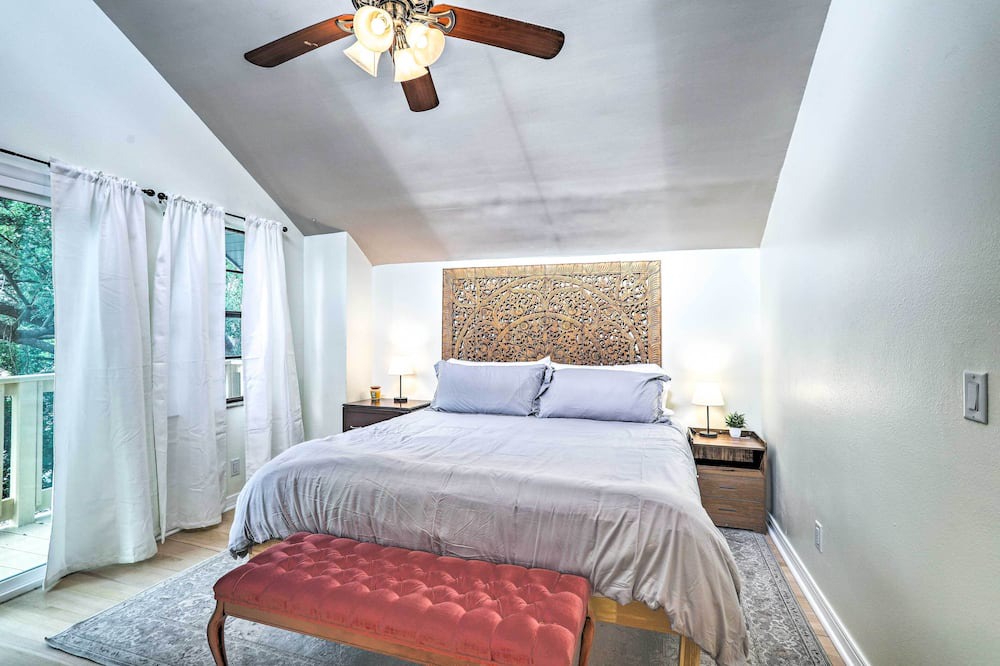 Photo of Bedroom in Historic Old Northeast