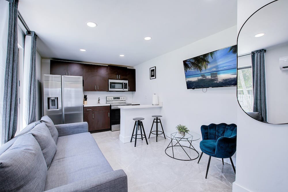 Photo of Livingroom in Poinsettia Heights