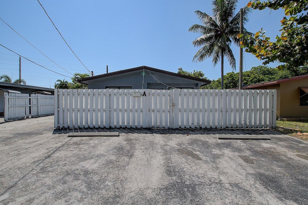 Photo of Others in Poinsettia Heights