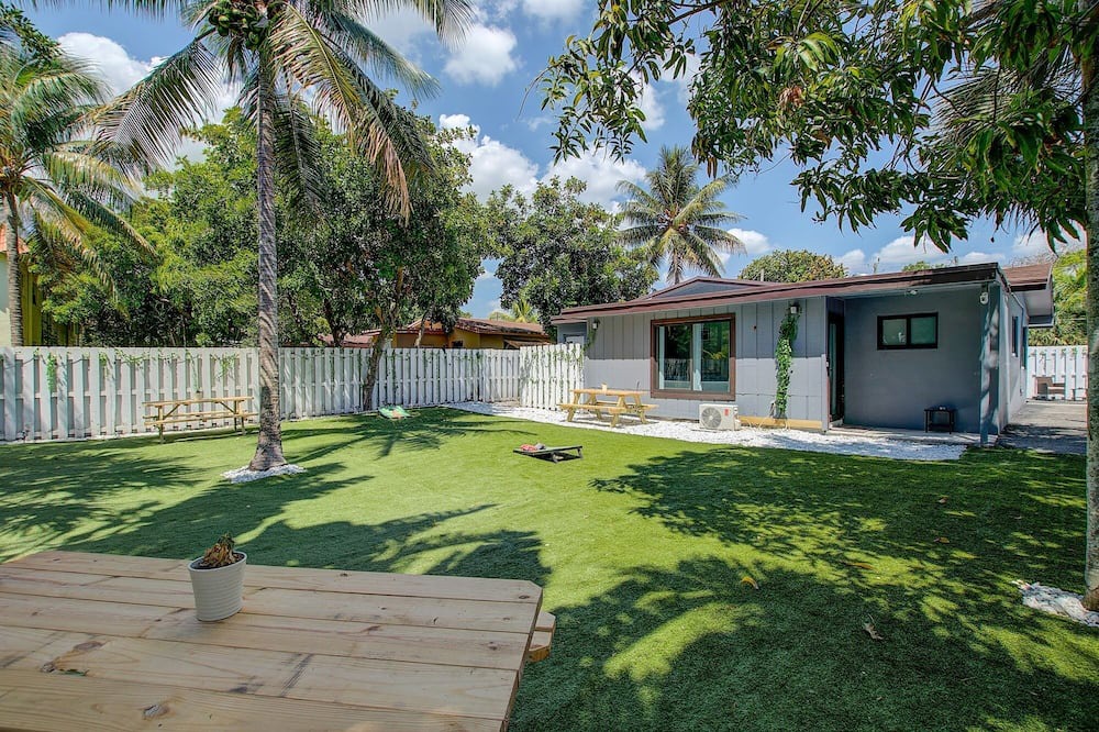 Photo of Others in Poinsettia Heights