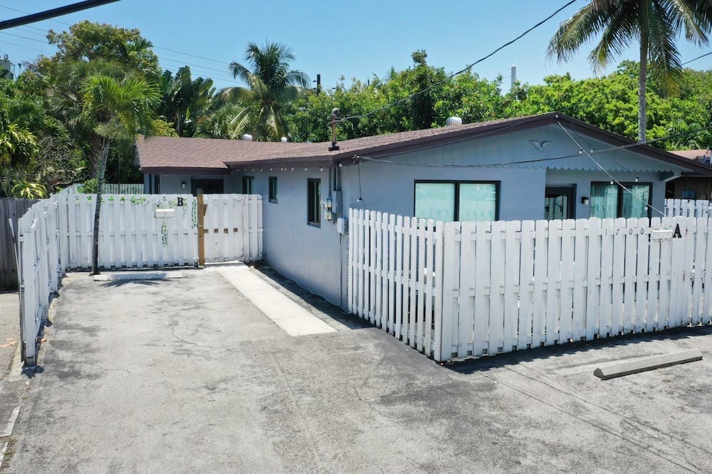 Photo of Others in Poinsettia Heights