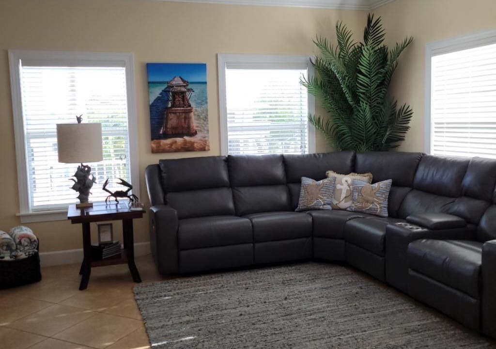 Photo of Livingroom in Breezeswept Beach Estates