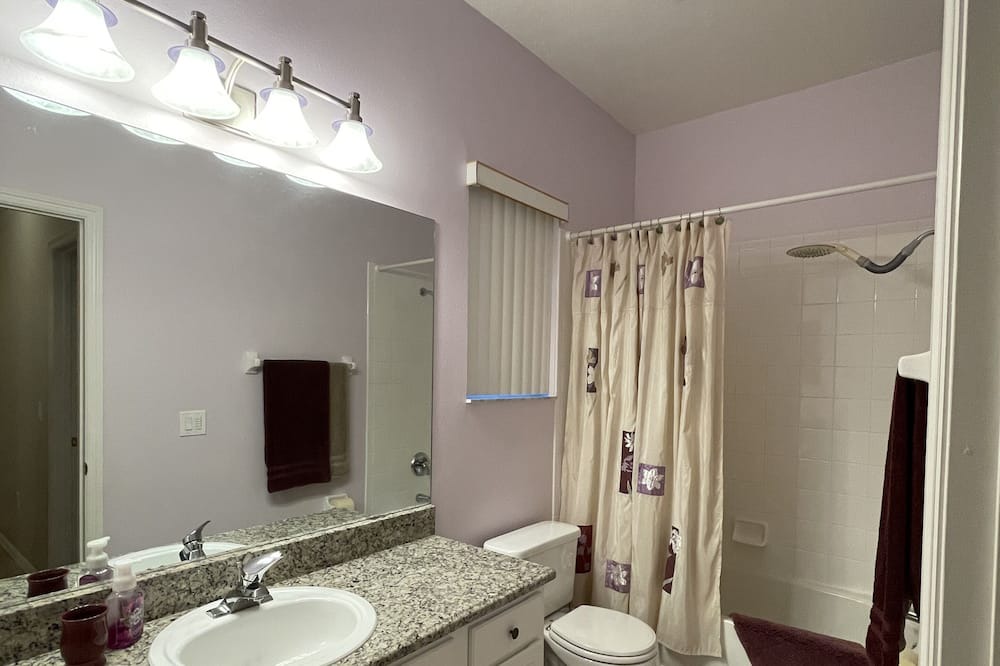 Photo of Bathroom in Crescent Lakes
