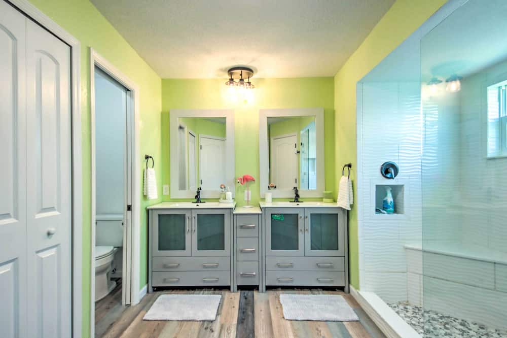 Photo of Bathroom in Deep Creek
