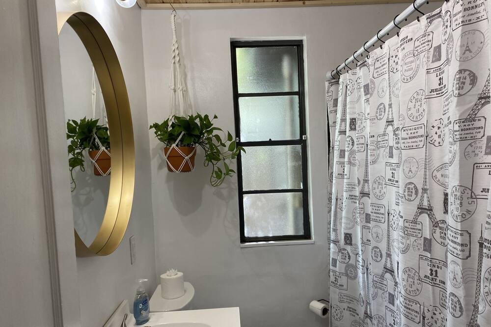 Photo of Bathroom in Murray Hill