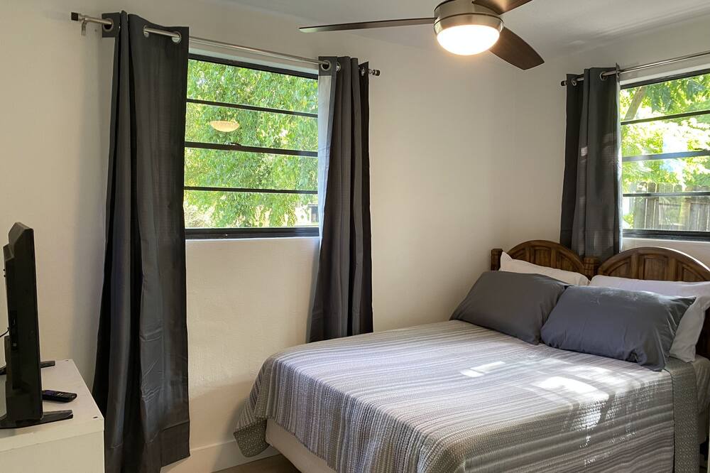 Photo of Bedroom in Murray Hill