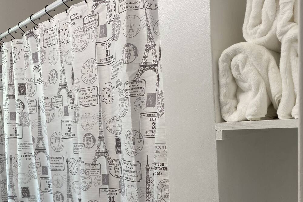 Photo of Bathroom in Murray Hill