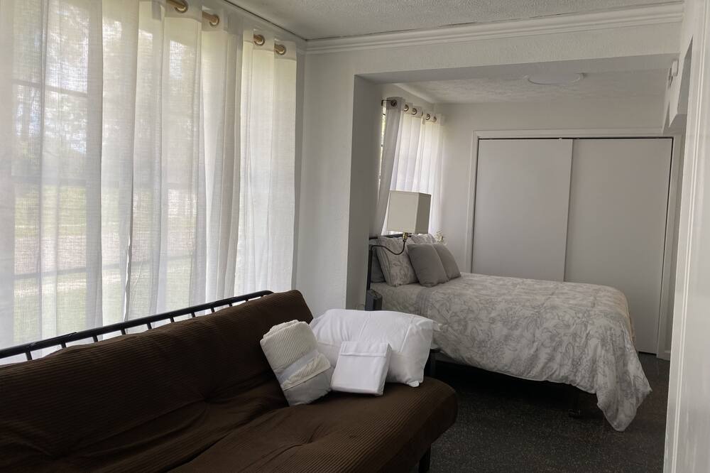 Photo of Bedroom in Murray Hill