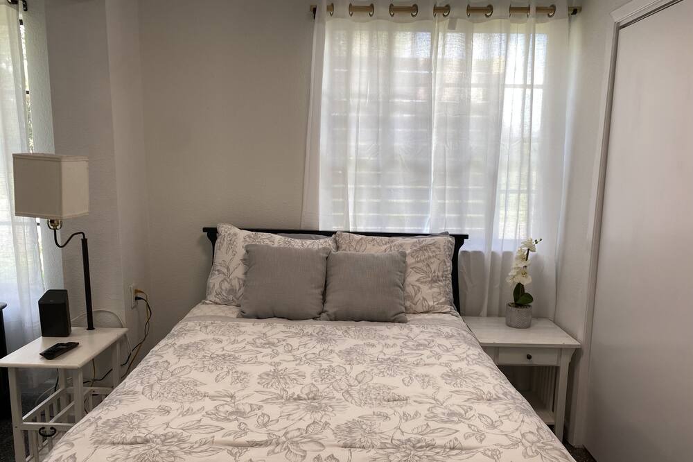 Photo of Bedroom in Murray Hill