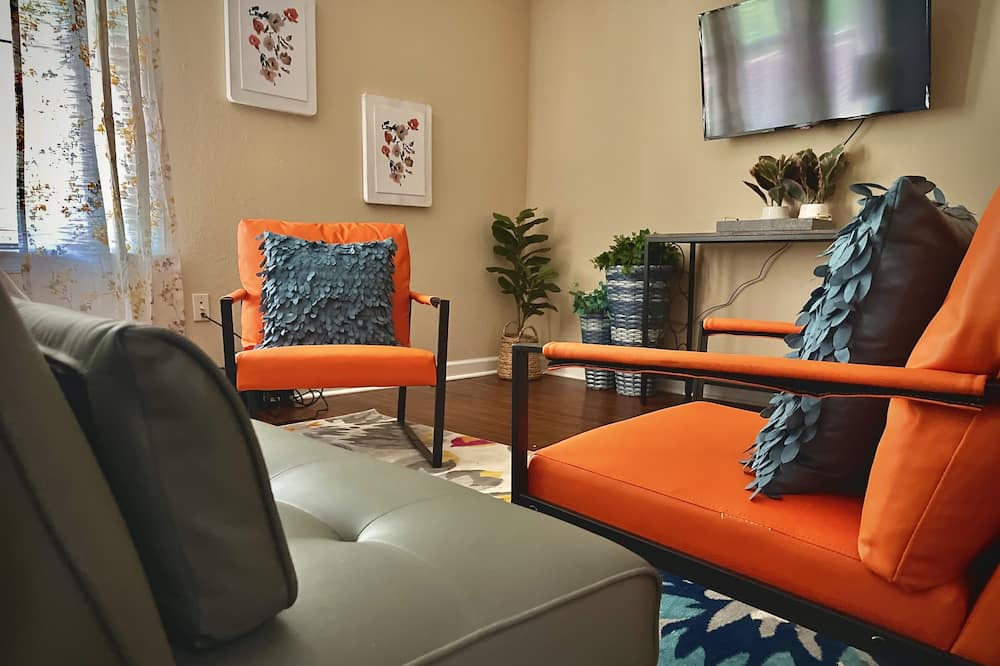 Photo of Livingroom in Tallahassee