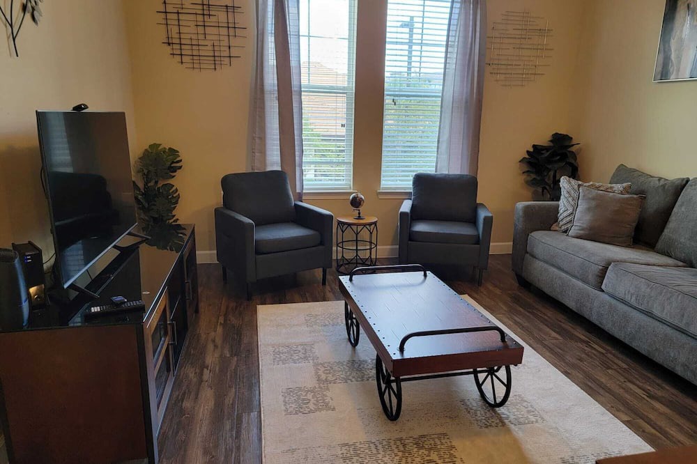 Photo of Livingroom in Ocoee