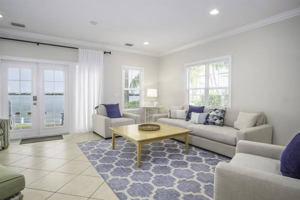 Photo of Livingroom in Indigo Reef Marina Homes