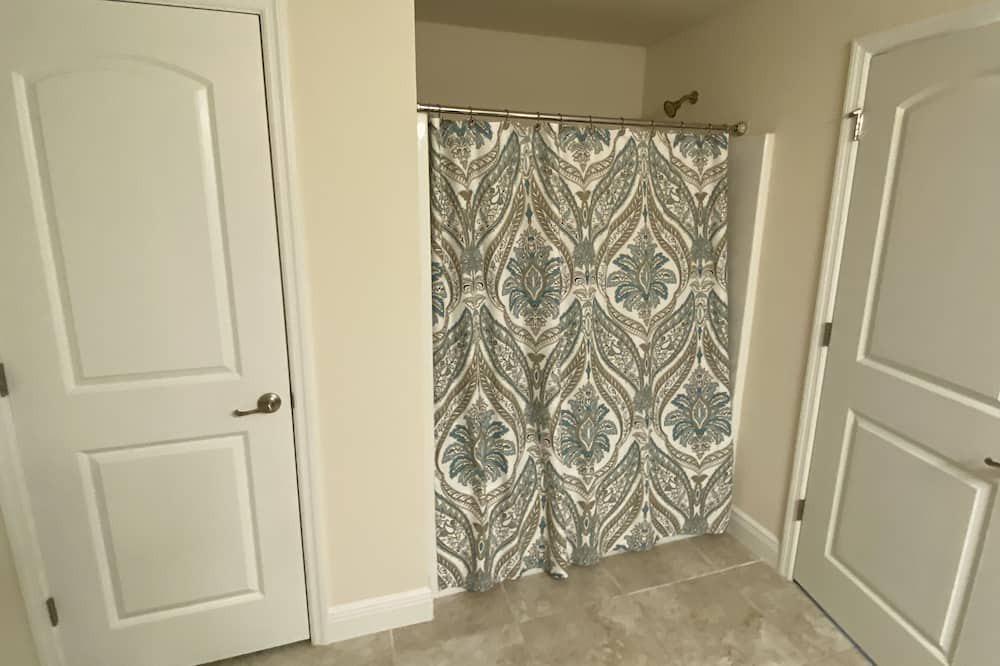 Photo of Bedroom in Mirror Lakes