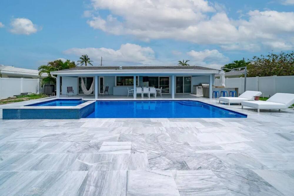 Photo of Outdoor in Cypress Lakes